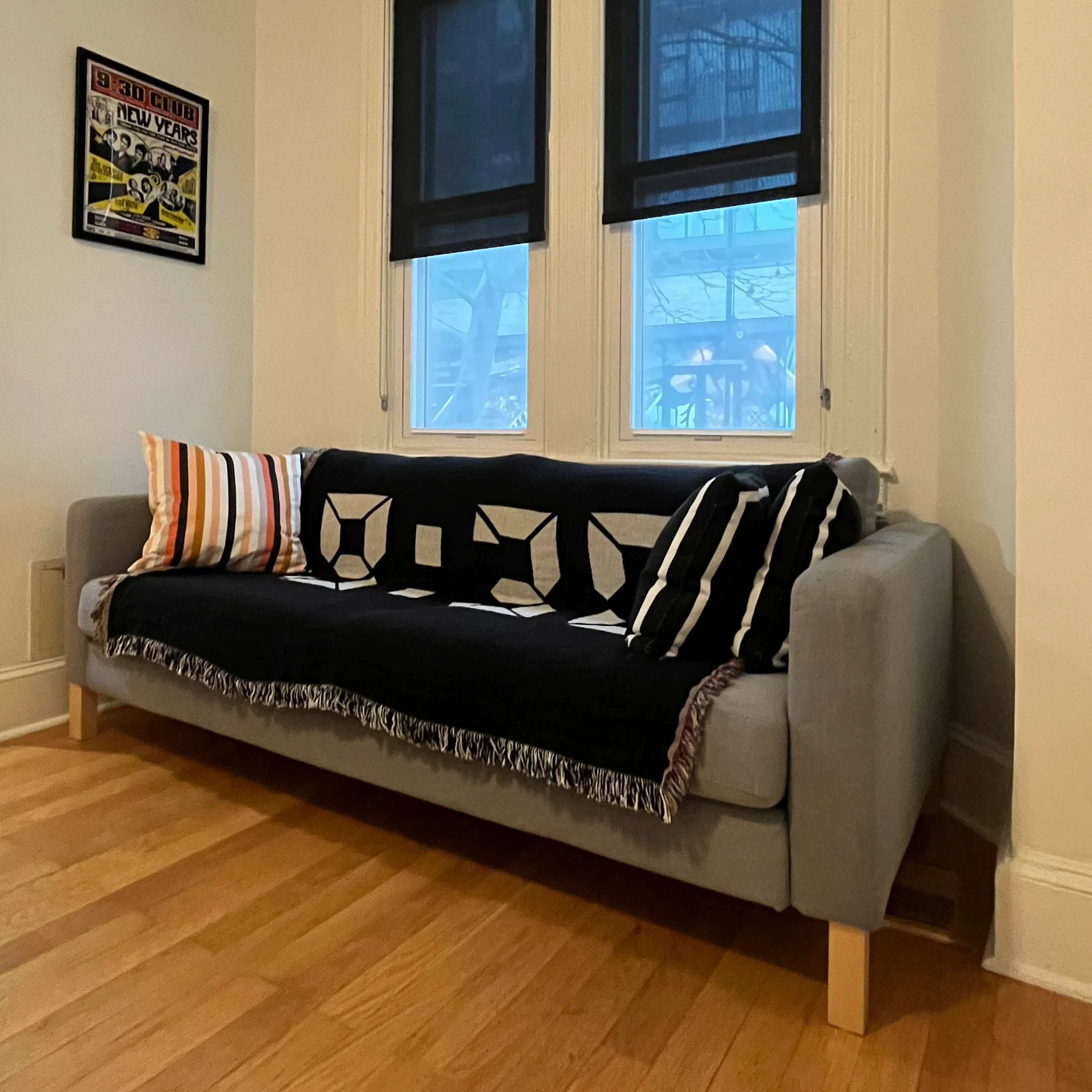 9:30 Premium Woven Tapestry Throw